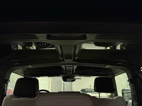 Used 2025 GMC Hummer EV 2X image 32