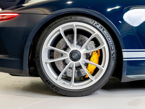 Used 2018 Porsche 911 GT3 RWD image 28