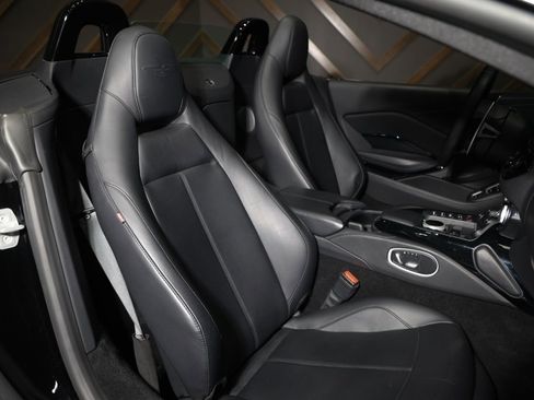 Used 2022 Aston Martin V8 Vantage Roadster image 7