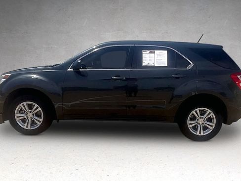 Used 2017 Chevrolet Equinox LS FWD image 3