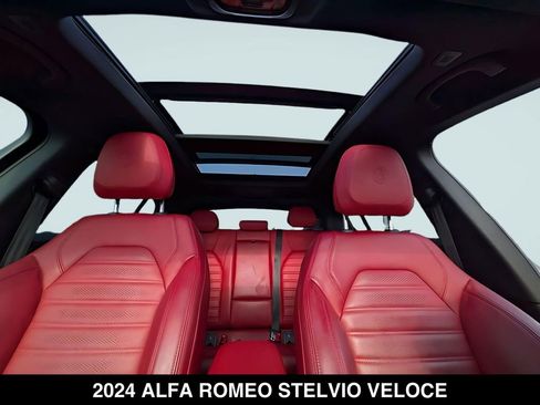 Used 2024 Alfa Romeo Stelvio Veloce AWD/4WD image 39