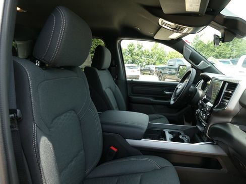 New 2026 RAM 1500 Express AWD/4WD image 10