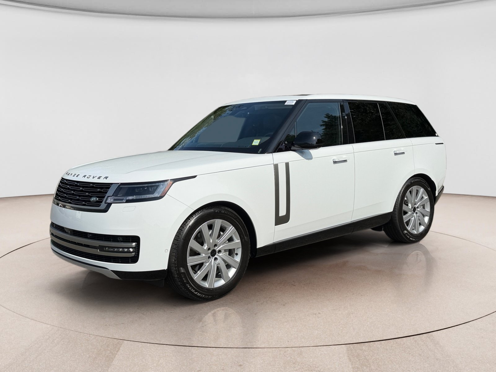 Used 2026 Land Rover Range Rover SE AWD/4WD image 1