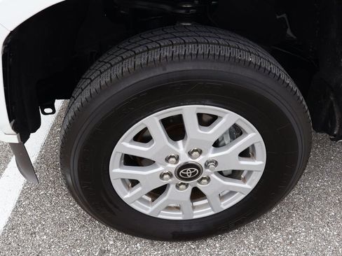 Certified 2025 Toyota Tacoma SR5 image 4