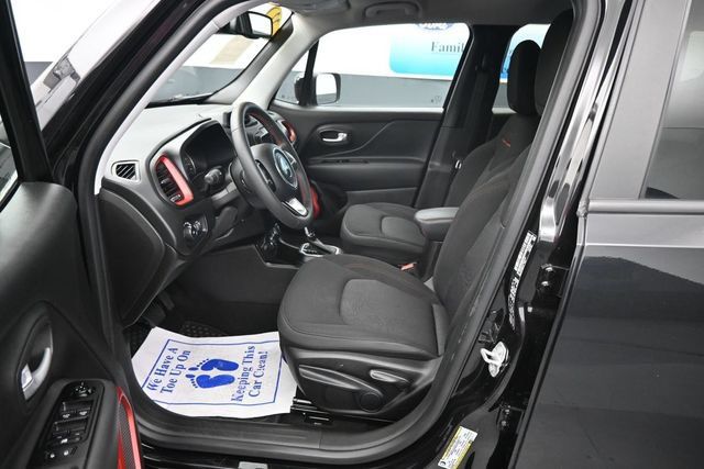 Used 2023 Jeep Renegade Trailhawk AWD/4WD image 11