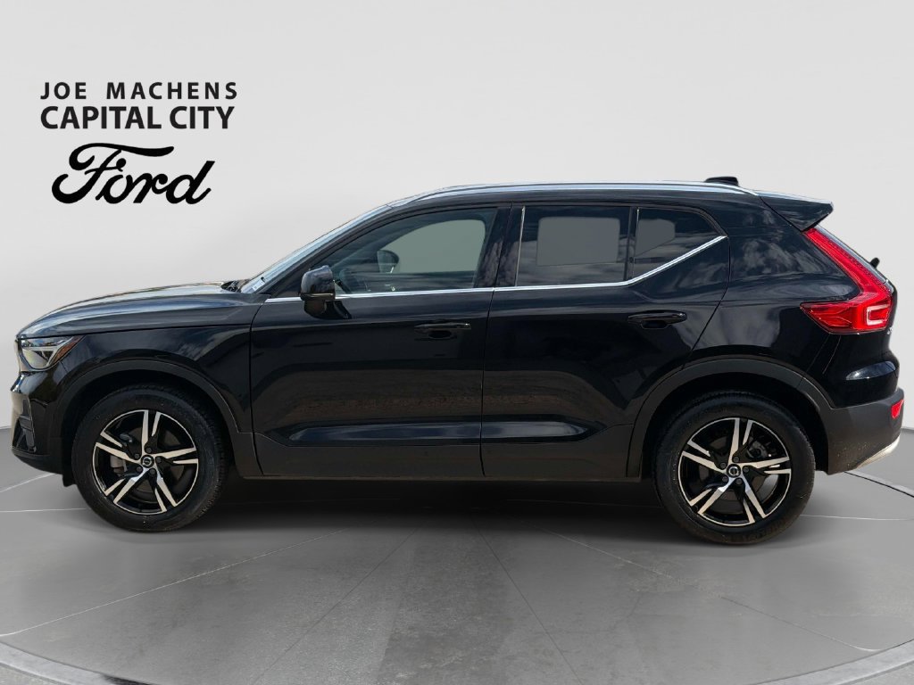 Used 2025 Volvo XC40 B5 Core AWD/4WD image 8