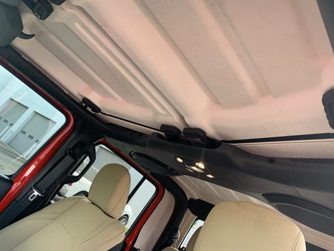 Used 2020 Jeep Gladiator Sport w/ Quick Order Package 23S AWD/4WD image 28