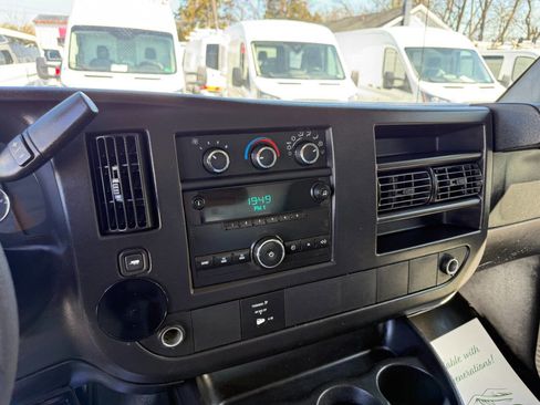 Used 2010 Chevrolet Express 3500 image 7