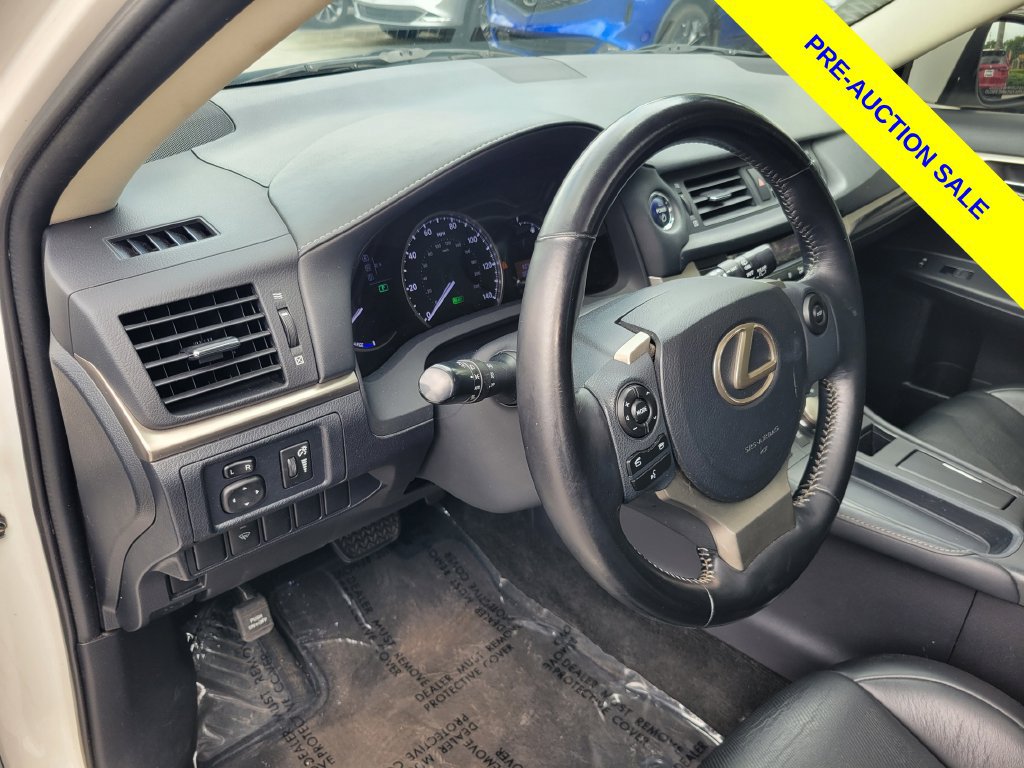 Used 2017 Lexus CT 200h w/ Seat Comfort Package FWD image 14