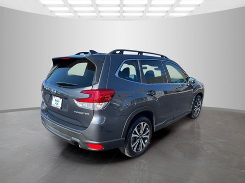 Used 2022 Subaru Forester Limited image 4