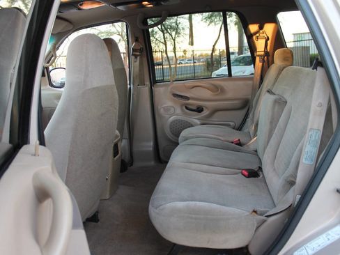 Used 1998 Ford Expedition XLT image 22