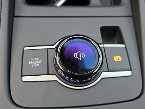 New 2025 Volkswagen Tiguan SE image 17