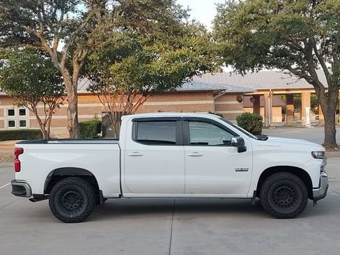 Used 2020 Chevrolet Silverado 1500 LT w/ Texas Edition RWD image 2