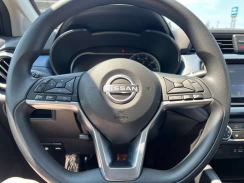 Used 2025 Nissan Versa SV FWD image 27