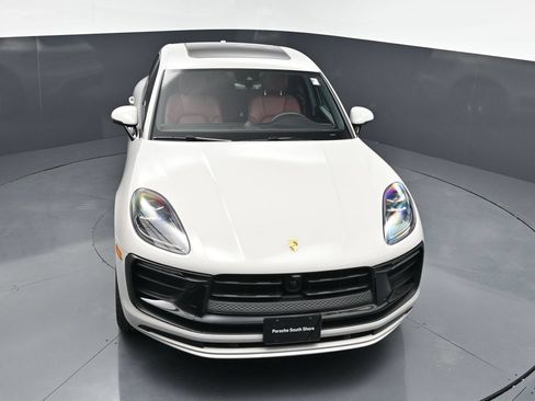 Used 2025 Porsche Macan AWD/4WD image 20