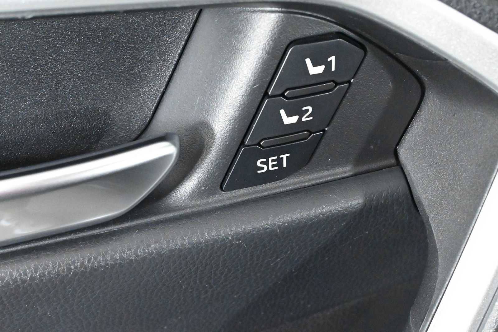 Used 2023 Toyota RAV4 XLE Premium AWD/4WD image 19