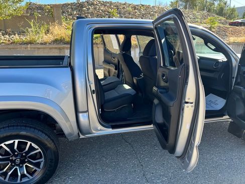 Used 2022 Toyota Tacoma 4x4 Double Cab image 10