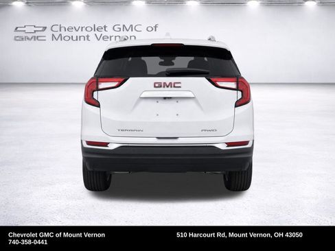 Used 2024 GMC Terrain SLT AWD/4WD image 27