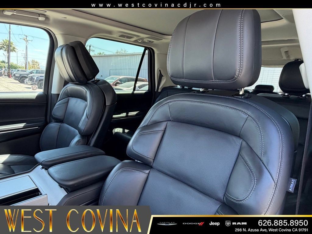 Used 2025 Lincoln Navigator Reserve AWD/4WD image 20