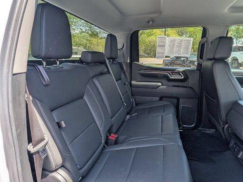 Used 2024 GMC Sierra 1500 SLT AWD/4WD image 25