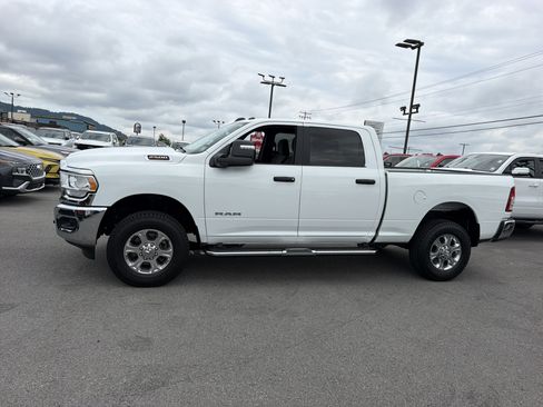 Used 2024 RAM 2500 Big Horn AWD/4WD image 12