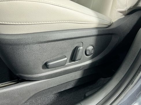 Certified 2024 Kia Telluride EX w/ EX Captain's Chair Package FWD image 13