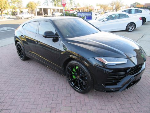Used 2022 Lamborghini Urus image 85