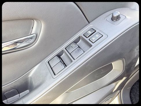 New 2025 Nissan Frontier SV w/ SV Convenience Package image 16