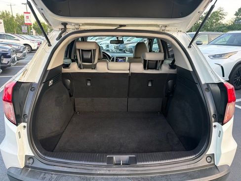 Used 2018 Honda HR-V EX-L image 8
