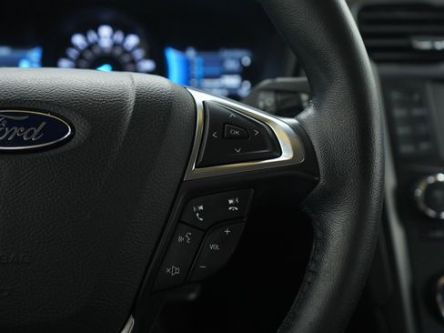 Used 2018 Ford Fusion SE w/ Equipment Group 601A image 25