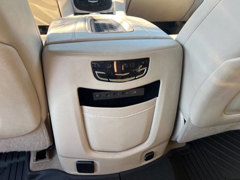 Used 2017 Cadillac Escalade ESV Luxury image 22