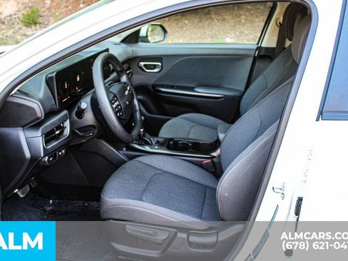 Used 2025 Kia K4 FWD image 17