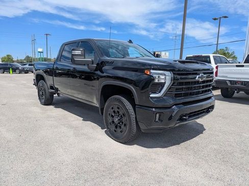 Used 2024 Chevrolet Silverado 2500 LTZ w/ LTZ Plus Package AWD/4WD image 2