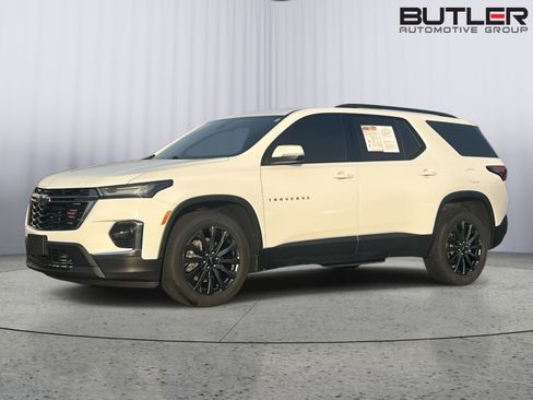 Used 2023 Chevrolet Traverse RS AWD/4WD image 2