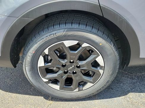 Used 2024 Kia Sorento S AWD/4WD image 7