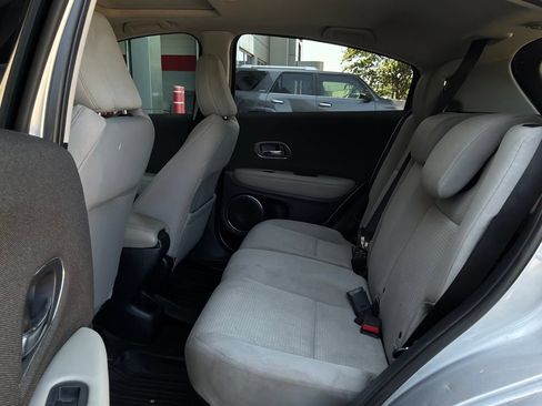 Used 2022 Honda HR-V EX image 11