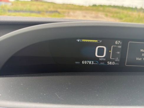 Used 2017 Toyota Prius Four image 12