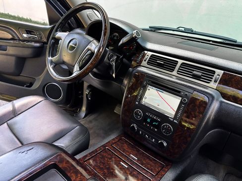 Used 2013 GMC Yukon XL Denali AWD/4WD image 30