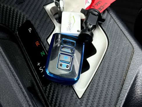 Used 2015 Toyota RAV4 Limited image 32