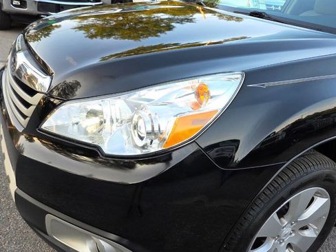 Used 2010 Subaru Outback 2.5i Limited AWD/4WD image 21