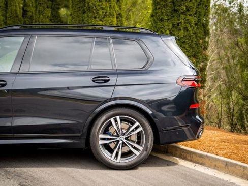Used 2023 BMW X7 xDrive40i w/ Executive Package image 11