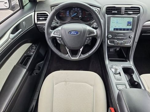 Certified 2020 Ford Fusion SE w/ Equipment Group 151A FWD image 12