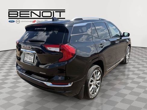 Used 2024 GMC Terrain Denali w/ Denali Premium Package AWD/4WD image 5