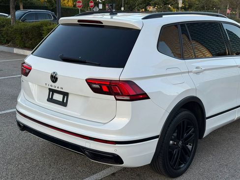 Used 2022 Volkswagen Tiguan SE R-Line FWD image 15