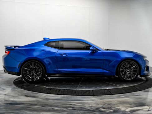 Used 2018 Chevrolet Camaro ZL1 image 16