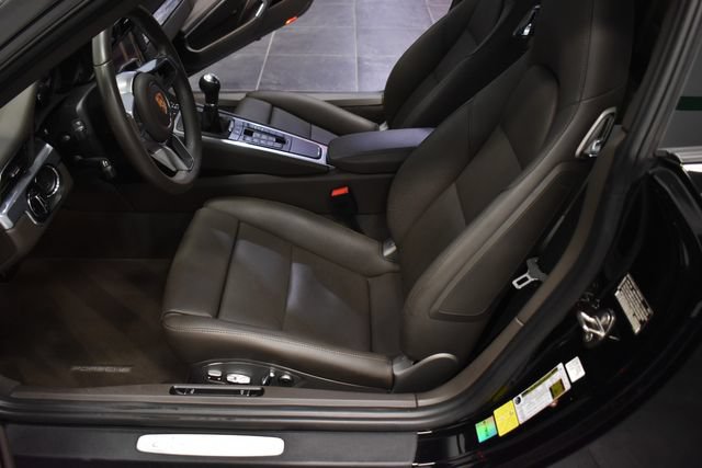 Used 2018 Porsche 911 Carrera S RWD image 19
