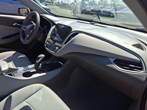 Used 2024 Chevrolet Malibu LT FWD image 11