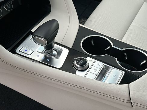 Used 2024 Genesis G70 2.5T image 20