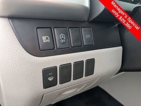 Used 2019 Toyota Highlander XLE image 16