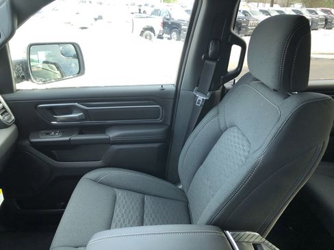 New 2026 RAM 1500 4x4 Crew Cab image 23